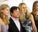 Michael J. Fox avec ses filles Aquinnah et Schuyler ainsi que sa femme Tracy Pollan lors du gala "A Funny Thing Happened On The Way To Cure Parkinson" à New York le 13 novembre 2010
