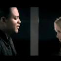 Kylie Minogue : Elle laisse exploser son sex-appeal face à Taio Cruz !