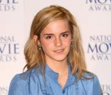 Emma Watson reçoit le prix de la meilleure performance féminine lors du National Movie Award à Londres le 28 Setembre 2007. 