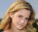 Emma Watson pose durant le défilé Giambattista Valli, à Paris le 2 Octobre 2008.