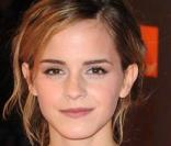 Emma Watson joue la carte du glamour à la cérémonie du British Academy Film Awards (BAFTA), à Londres le 8 février 2009. 