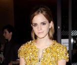 Emma Watson illumine la soirée du défilé Burberry, à Londres le 22 septembre 2009. 