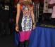 Nicki Minaj en promo le 23 novembre 2010 à New York, dédicaçant son album  Pink Friday .