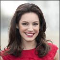 Kelly Brook met ses formes somptueuses au service de son pays !