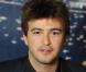 Renan Luce revient sur les lieux de son enfance pour le sourire d'Elodie...