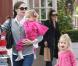 Jennifer Garner avec Violet et Seraphina, à Los Angeles, le 5 décembre 2010.