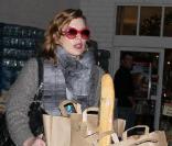 Milla Jovovich et Paul W. S. Anderson font leurs courses au marché de Bristol, à Los Angeles le 23 novembre 2010