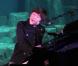 Greyson Chance se produit sur la scène de l'Aquarium, à Paris, vendredi  10 décembre, pour un concert privé destiné à présenter son album à  paraître en 2011 à son public français.