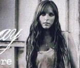 Lynda Lemay, après  Debout sur les pissenlits , dévoile  Je t'aime encore , nouveau single effusif de l'album  Blessée .
