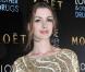 Anne Hathaway se confie sur son frère homosexuel et son nouveau petit ami !