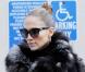 Jennifer Lopez s'est métamorphosée en Kate Moss le temps d'une journée, à Los Angeles, le 2 décembre 2010.