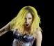 Lady Gaga se produit sur la scène de l'O2 Arena, à Londres, jeudi 16 décembre 2010.