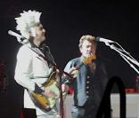 Johnny Hallyday et Matthieu Chedid à Montpellier, le 3 décembre 2010 
