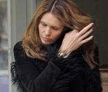 Elle Macpherson sans maquillage reste très jolie  