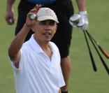 Barack Obama et ses amis Bobby Titcomb et Marty Nesbitt en plein golf, country Club de Kailua, le 28 décembre 2010