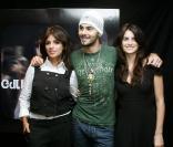 Eduardo Cruz entouré de ses soeurs Penélope et Monica