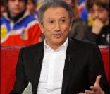 Michel Drucker lors de l'émission Vivement Dimanche, diffusée sur France 2 le 9 janvier 2011.