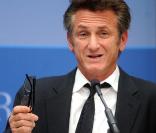 Sean Penn lors de la conférence sur Haïti, un an après le séisme, à Washington le 10 janvier 2011