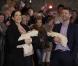 Le 14 janvier 2011, premier bain de foule et première pluie de flashs pour les jumeaux de Mary et Frederik de Danemark, alors âgés de 6 jours. Ils quittent la maternité du Rigshospitalet de Copenhague pour rejoindre le Palais.