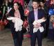 Le 14 janvier 2011, premier bain de foule et première pluie de flashs pour les jumeaux de Mary et Frederik de Danemark, alors âgés de 6 jours. Ils quittent la maternité du Rigshospitalet de Copenhague pour rejoindre le Palais.