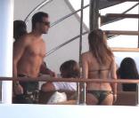 Fergie passe la journée sur un yacht à Saint Barthelémy le 2 janvier 2011