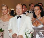 Stéphanie et Albert de Monaco et Charlene Wittstock, le 1er décembre 2010