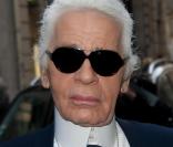 Karl Lagerfeld au défilé Haute-Couture Chanel printemps-été 2011 durant la Fashion Week parisienne, le 25 janvier 2011.