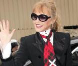 Arielle Dombasle lors du défilé se son ami Jean-Paul Gaultier  