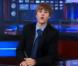 Justin Bieber, invité du Daily Show de Jon Stewart, entre dans la peau de l'animateur... et vice-versa.