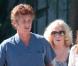 Sean Penn, sa mère Eileen Ryan, et une amie, à Los Angeles le 21 janvier 2011