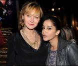 Julie Ferrier et Leïla Bekhti à la cérémonie des Globes de Cristal 2011, le 7 février, au Lido, à Paris.