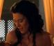 Des images de la série Spartacus , avec la belle Jaime Murray.