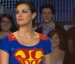 Helena Noguerra a sorti son plus beau costume de Superwoman pour annoncer Zaz...