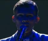 Stromae interprète  Te Quiero , aux Victoires de la Musique 2011, au Zénith de Lille, mercredi 9 février 2011.