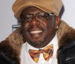 Cedric The Entertainer au concert de charité des Black Eyed Peas, à The Music Box, à Los Angeles, le 10 février 2011 