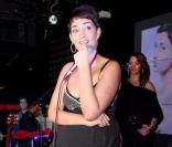 Sheryfa Luna en showcase au studio SFR, en mars 2009 