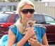 Paris Hilton et son chien à Los Angeles, le 7 novembre 2010.