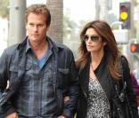 Cindy Crawford et son mari Rande Gerber vont déjeuner au restaurant Nate'n Al à Los Angeles, le 15 février 2011.