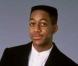 Jaleel White sans lunette, ni costume ridicule ... quoi que nous ne validons pas le boléro.  On reconnait tout de même encore bien Steve Urkel. 