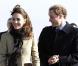 Kate Middleton et le prince William inaugurent un canoë de sauvetage à Anglesey, au pays de Galles, le 24 février 2011.