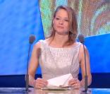 Jodie Foster, présidente de la cérémonie des César 2011, remet le prix du Meilleur film, lors de la 36e nuit des César, vendredi 25 février 2011.