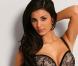 La Suédoise - comme son physique ne l'indique pas - Johanna Lundback a échoué à représenter son pays pour le concours Miss Univers 2009. Alors elle trouve d'autres moyens de se faire remarquer...