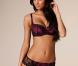 La Suédoise - comme son physique ne l'indique pas - Johanna Lundback a échoué à représenter son pays pour le concours Miss Univers 2009. Alors elle trouve d'autres moyens de se faire remarquer...