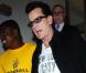 Charlie Sheen quitte les locaux de CNN à Los Angeles, le 28 février 2011