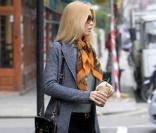 Claudia Schiffer dans les rues de Londres le 2 mars 2011
