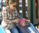 Rebecca Gayheart s'amuse avec sa petite Billie Beatrice (4 mars à Los Angeles)
