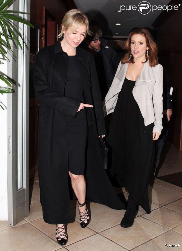 Alyssa Milano a dîné avec Renée Zellweger et Bradley Cooper, à Los Angeles, le 25 février 2011.
