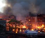 L'incendie du bidonville de Garib Nagar (quartier de Bandra) à Mumbai en Inde en juin 2009 