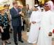 La reine Beatrix, accompagnée de son fils le prince héritier Willem-Alexander et son épouse la très preppy princesse Maxima, en visite d'Etat au Qatar en mars 2011 (le 9).