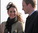 Kate Middleton et le prince William le 24 février 2011 : première apparition officielle des fiancés ! 